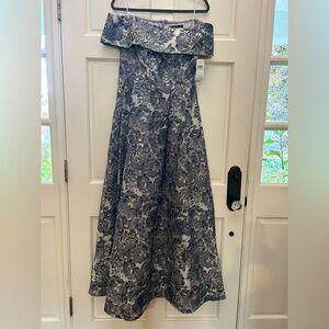 Alex Evenings size 6 evening gown. New with tags. Unworn.  Perfect MOB dress